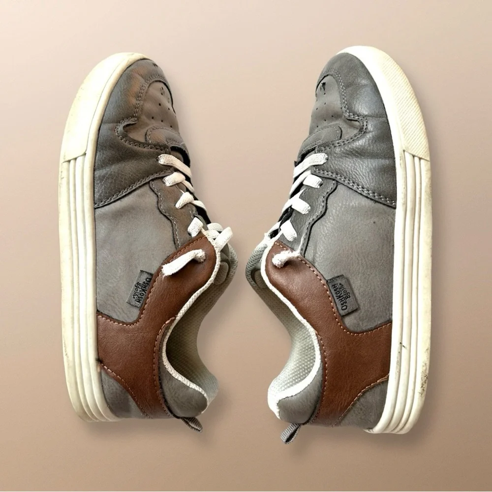⭐️ 5 for $25 OshKosh B’Gosh Brown & Gray Boys Sneakers Size 2